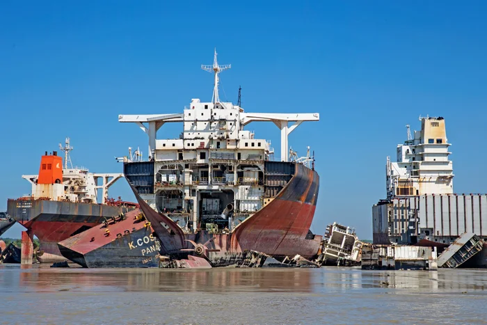 Chittagong-Ship-breaking-Yard